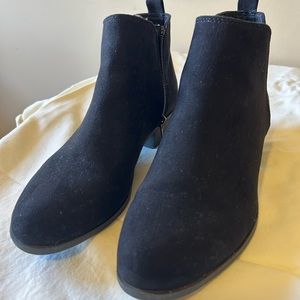 SO ladies size 9 black booties